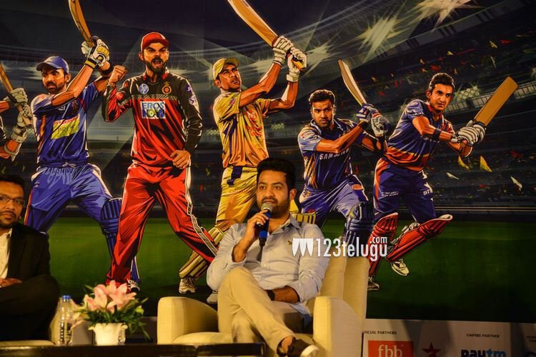 Rohithvini's tweet photo. @tarak9999 💕💕💕
#IPL press conference👌👌👌👌
#IPLad #IPLTelugu💪💪💪
#NTRasIPLBrandAmbassador 🎉🎉🎊🎊🎉🎉🎊 https://t.co/OSaQmrPDR8