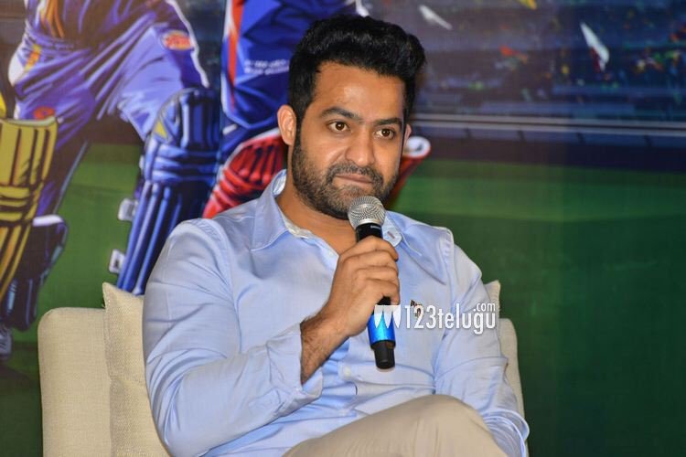 Rohithvini's tweet photo. @tarak9999 💕💕💕
#IPL press conference👌👌👌👌
#IPLad #IPLTelugu💪💪💪
#NTRasIPLBrandAmbassador 🎉🎉🎊🎊🎉🎉🎊 https://t.co/OSaQmrPDR8