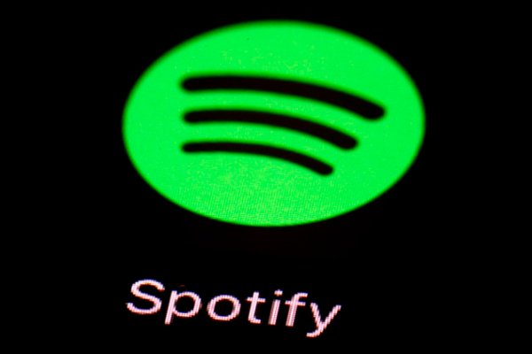 Share_Talk's tweet photo. @Spotify moves to ‘bigger stage’ with #NewYork Stock Exchange debut #NYSE set price for shares #SpotifyTechnology at $132.
#Spotify's direct listing is expected to start trading today in the #USA https://t.co/BBp0eKRwD2 https://t.co/VVMepMHvpT