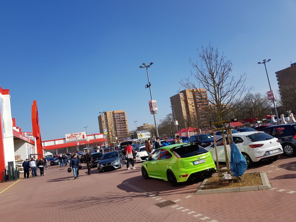 BBI_Team's tweet photo. Geil war der #carfreitag mit Euch! ✌#danke 

#berlin #spandau #ostertreffen #rtbbi #seasonopening #tuning #bbi #french #meets #audi #vw #bmw #alfaromeo #hyundai #toyota #chevrolet #mazda #opel #mercedes #honda #love #cars https://t.co/8grki2EeCC