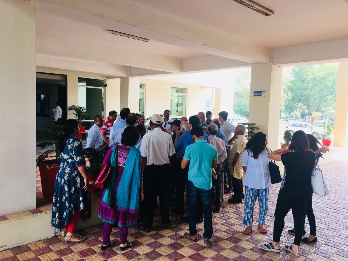 Ishita1408Sri's tweet photo. @uptownrwa @bagishjhaTOI @abhishekbehl sad when residents need to be out on road to demand road @mlkhattar @PMOIndia @nitin_gadkari https://t.co/Rnyy8erGfO