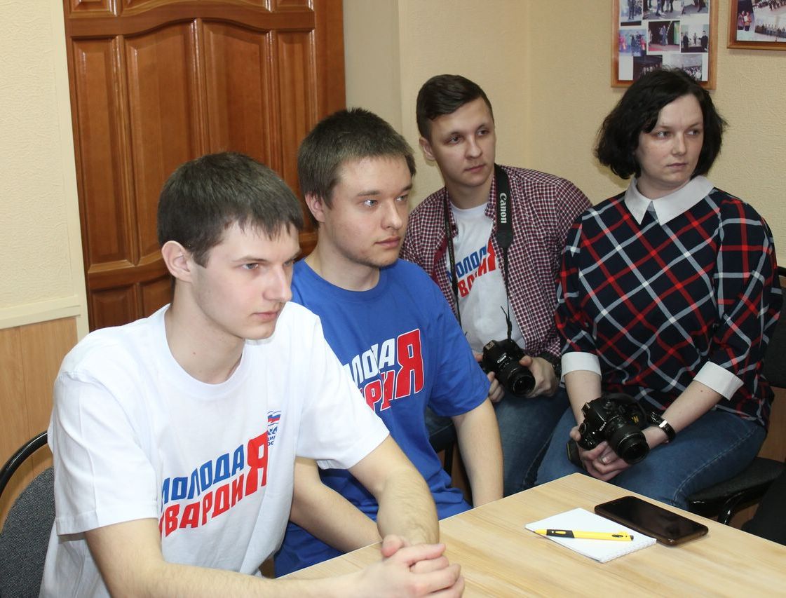 <a href="/Tularegion71/">Правительство ТО</a> Встреча с руководителем регионального штаба ВОО "Молодая гвардия ЕР" Никитой Бурвиковым и активом "Молодой Гвардии"