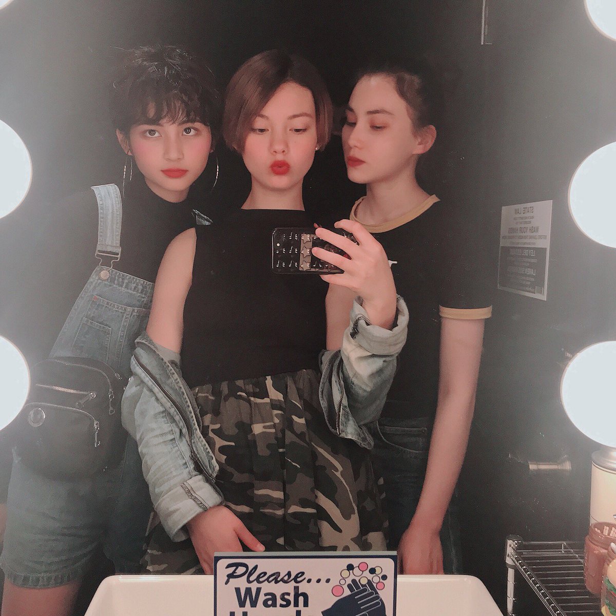 _uuayuu2's tweet photo. baldy diner🐛 https://t.co/4iJ5ZCiiNs