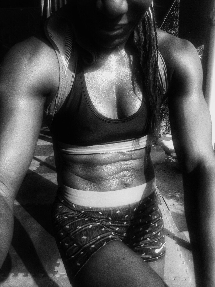 CandiceKMitch's tweet photo. Today I just want to win my #workout
.
.
#PhuketTopTeam #CandiCRUSH #CSAAthlete #TKMT #Muaythai #femalefighter #FunkMMA #FightBites #candicemitchell https://t.co/1ZKXiz0umN