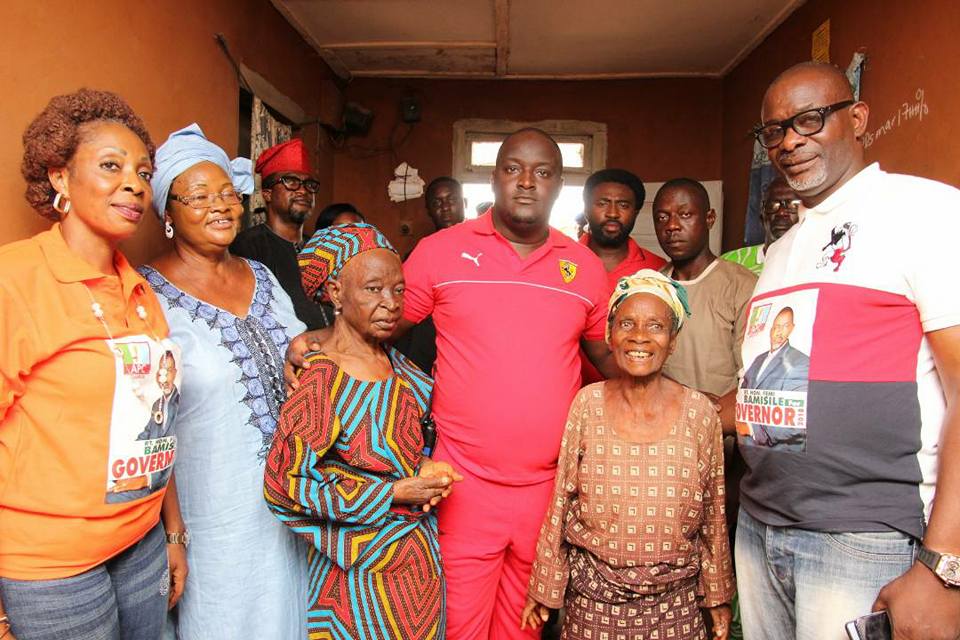 FemiBamisile's tweet photo. More pictures from the Good Friday courtesy visit to a women group in Omuo called Obirin Omuo. https://t.co/kHbxuHW8jN
