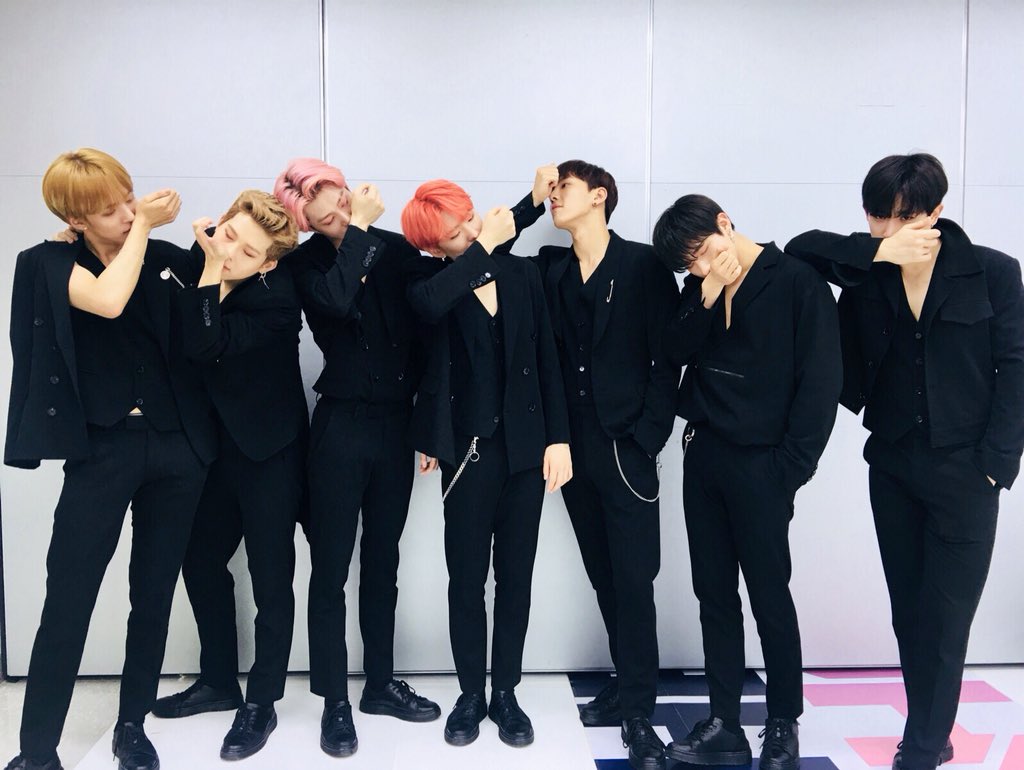 OfficialMONSTAX's tweet photo. [#MONSTA_X]
180403 #몬스타엑스
#SBSMTV #더쇼
#JEALOUSY #젤러시 무대완료✔️

큰 응원과 사랑 보내주셔서 감사합니다!
이번 주도 함께 힘내서 달려보아요😀 https://t.co/tFdjpd5ksq
