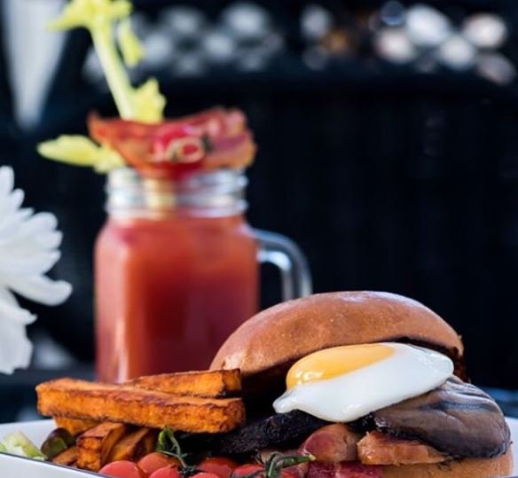 CrownClub_Gsy's tweet photo. Join us every Saturday &amp; Sunday for #Bottomlessbrunch at the #CrownClub. We offer splendid choice for #brunch. Order a main dish and enjoy your choice of a bottomless Bellini, Bloody Mary or Prosecco for 90 minutes. https://t.co/paipC0o36a https://t.co/FuajThulnG