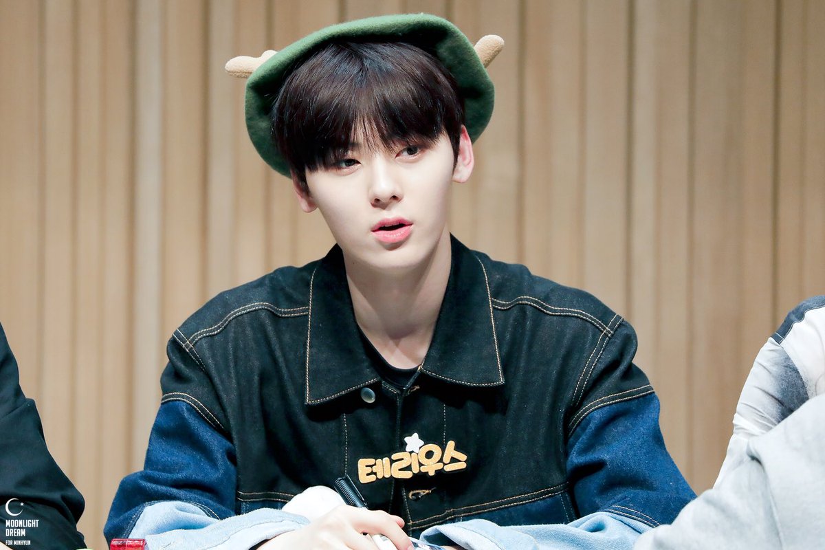 Dreamofyou_MH's tweet photo. 180401🦊💝 귀여워.. 귀여워.. 귀여워😭 #민현 #황민현 #MINHYUN https://t.co/ZQVyhNQTIR