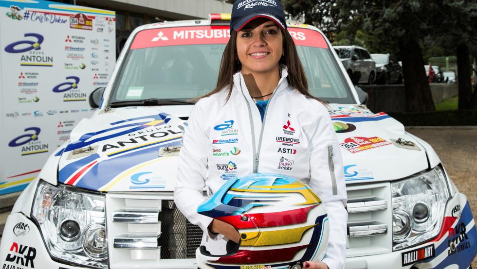Mujeringenieria's tweet photo. ¿Quién es Cristina Gutiérrez? Te animamos a que la sigas @cris_tortu . Cristina es la primera mujer española en acabar el Rally Dakar en coches, una hazaña llena de coraje y positivismo, sin duda, dos de las características que llamaron la atención del @Grupo_Antolin https://t.co/MNigK0c1Oj