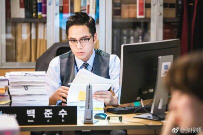 DZ2zQLaVwAArd8v.jpg:large