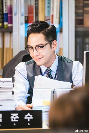 DZ2zQX-VwAAl3id.jpg:large