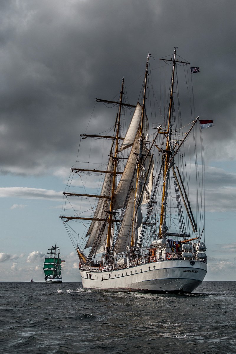 DanPearsonFoto's tweet photo. Rolling back the clock to photographing the Tall Ships in Hartlepool in 2010 taken at speed from a press rib!! RT https://t.co/3BGvLZrckR