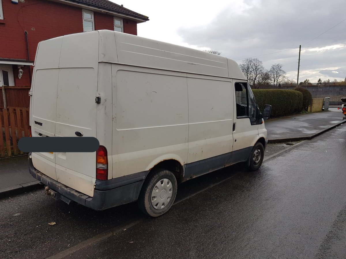 WYP_LeedsEast_4's tweet photo. First day back after the bank holiday for us. A lot of chocolate filled officers reporting for duty.
Straight back to proactivity and keeping them roads safer. 2 vehicles for no insurance and no licence and a number of other driving offences.
#backtooit #t4 #east https://t.co/2tZX8rBX4J