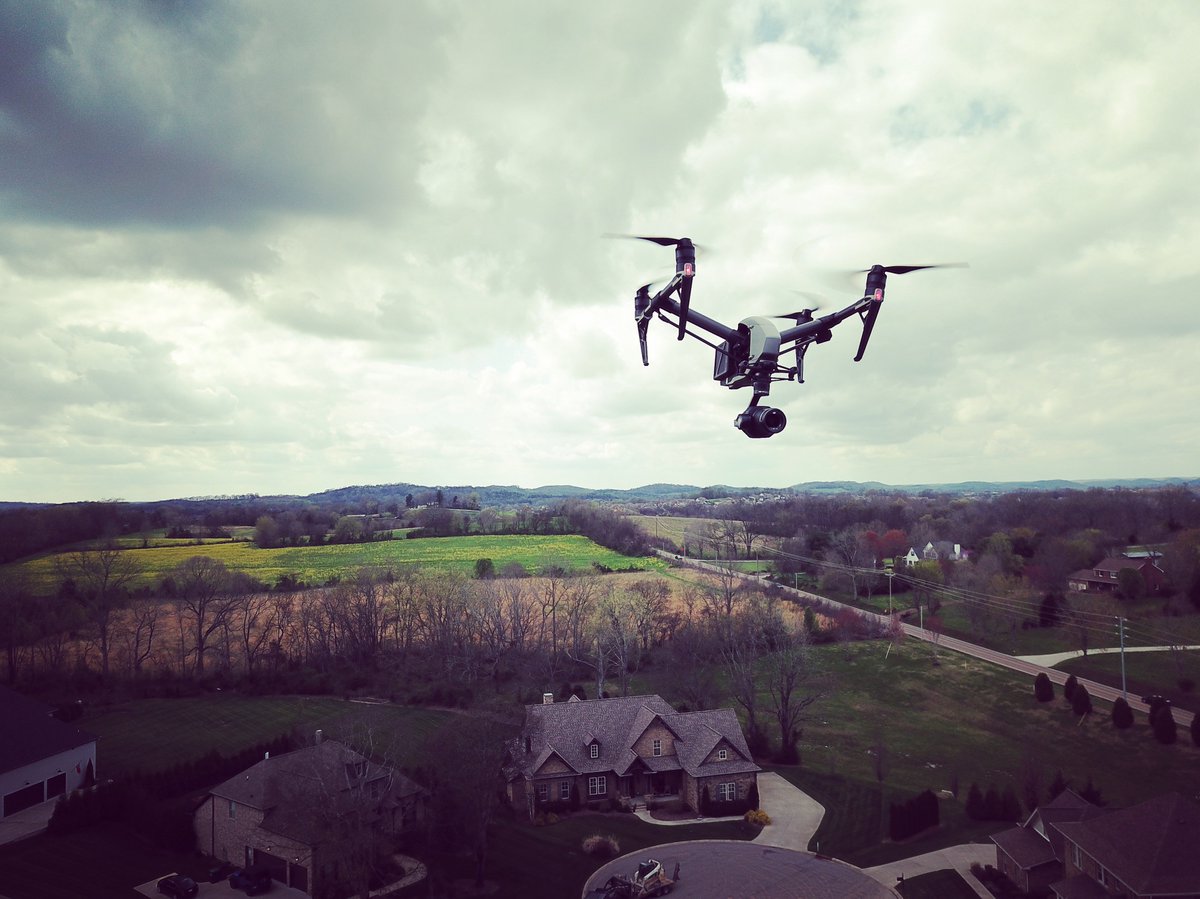 Why you should always hire an #FAA certified drone pilot: ow.ly/GX2y30jihPB #Aerial #Drone #Nashville #DJI #Flyer