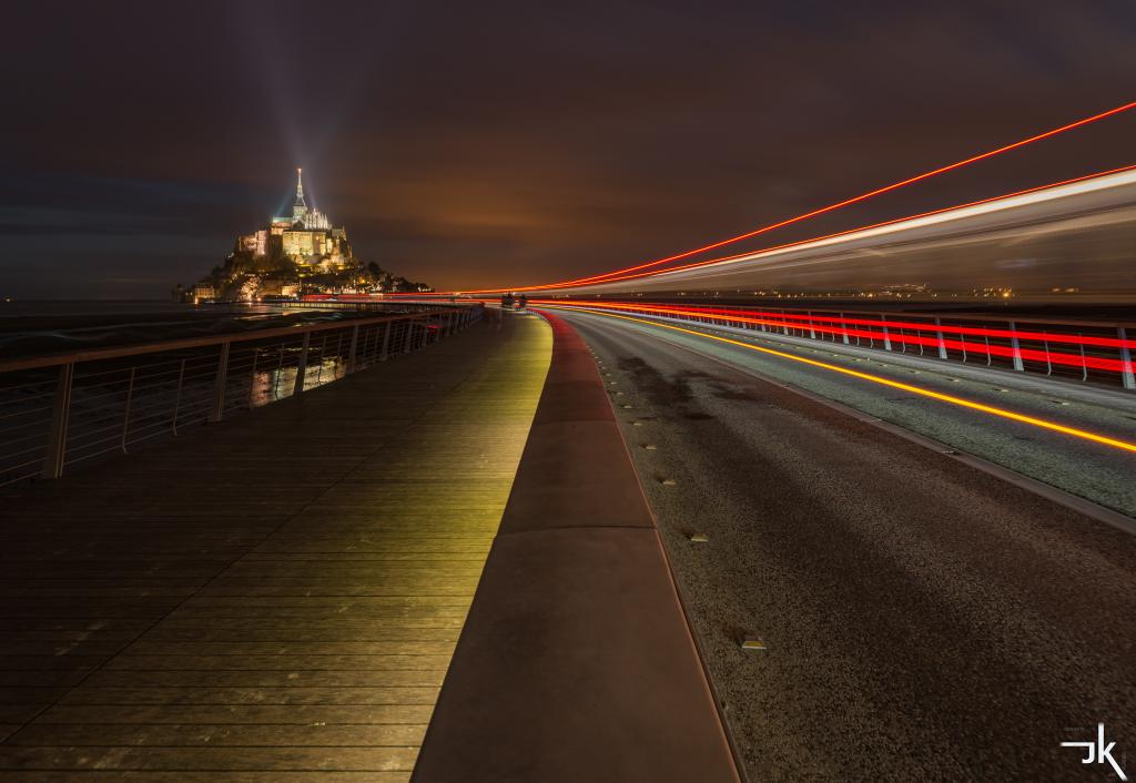 'Fantômes' 🏰
#france #normandie #montsaintmichel #manche #cestbeaulamanche #normandietourisme #manchetourisme #photo