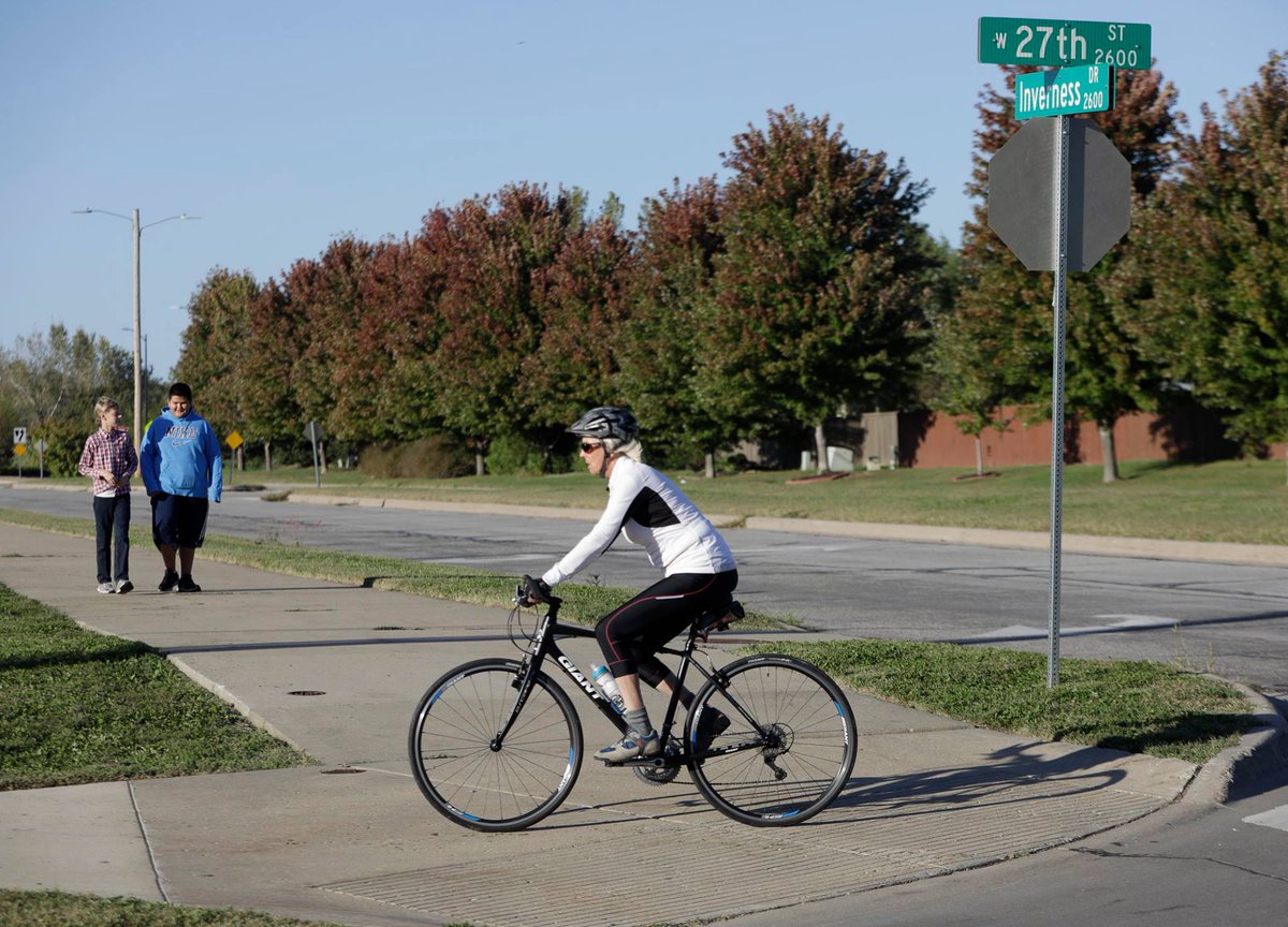 Bicycling is a fun way to discover the community &amp; get fit! <a href="/lprdks/">LPRD</a> is offering a class "Confident, Capable Commuters" that covers riding safety, basic bike maintenance &amp; group riding skills!  bit.ly/2H66fgV <a href="/LDCHEALTH/">Lawrence-Douglas County Public Health</a> <a href="/lawrenceks/">City of Lawrence KS</a> <a href="/SunflowerBike/">Sunflower</a> <a href="/LawrenceKSLoop/">@LawrenceKSLoop</a>