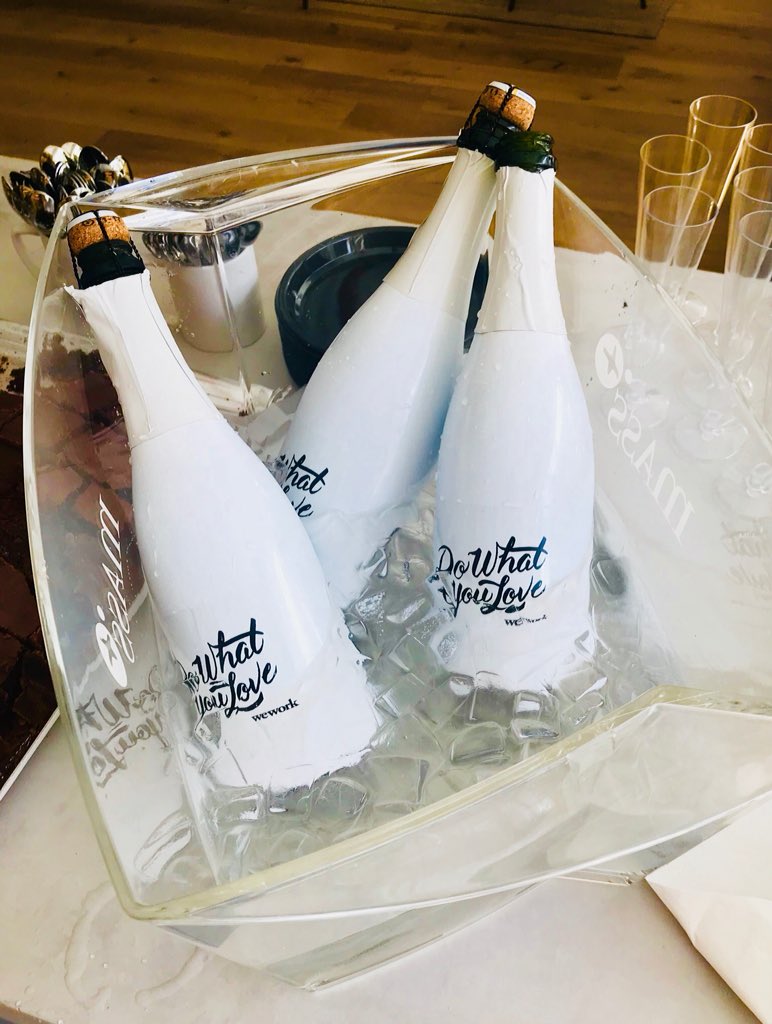 Rociobecool's tweet photo. @RocioFansEve Inauguración de la nueva sede de #wework #weworkmadrid #weworkspain en Castellana 77. Brindando con nuestro #cava #cavalovers #cavamass #personalizado con la #etiqueta #DoWhatYouLove #Gastronomia #vinos #sparkling #wine #winelover. Gracias por la confianza! https://t.co/45Qc4xV4av