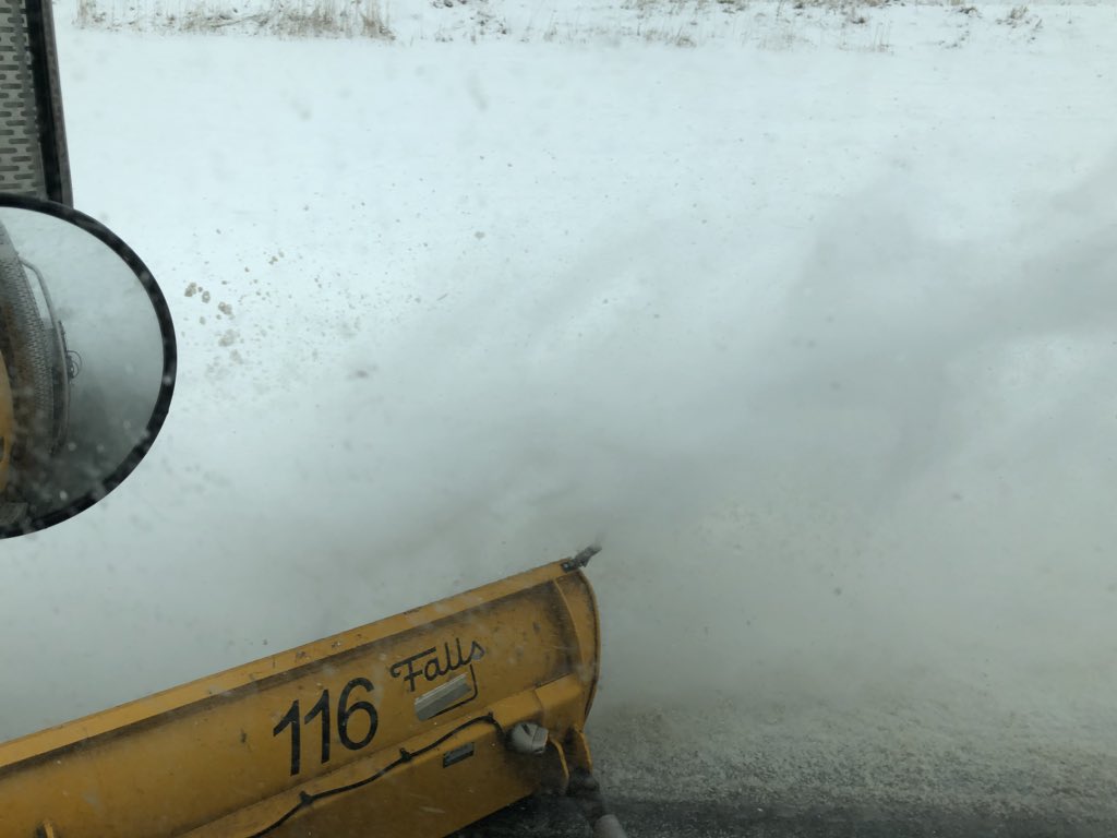 CityofChaskaMN's tweet image. Our Public Works team just finished up plowing the main roads. They’re headed back out at Noon to clear the residential streets. Make sure to give them a little extra room to work! @ChaskaMSB #snow #winter #notspringyet
