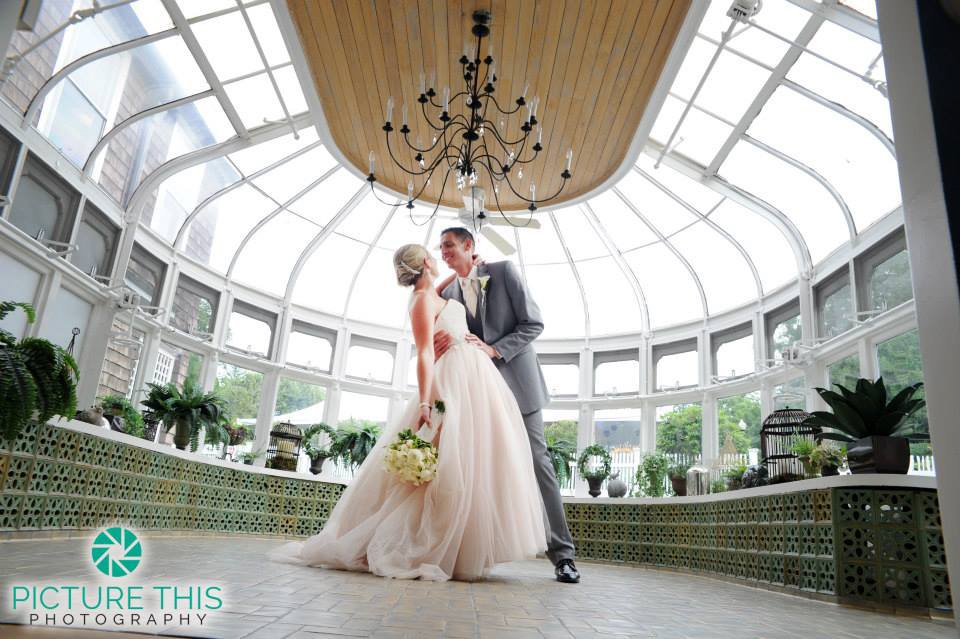 Alicia & Brian use our conservatory for their wedding photos in this classic 'dip' pose. Photography : Picture This CT @picthis4834 
#wedattarrywile #mansionwedding #outdoorceremony #grapearborwedding #tentreception #discoverdanbury#classicpose #brideandgroom