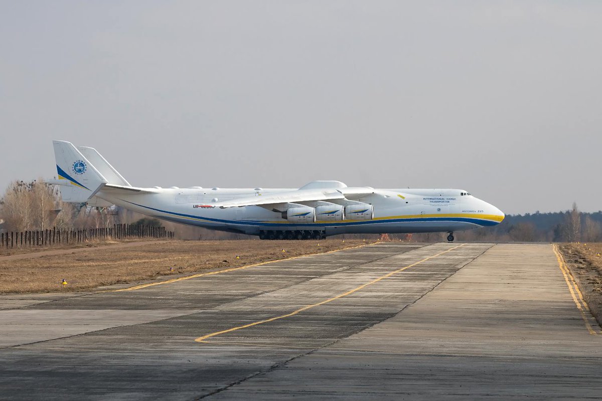 AntonovCompany's tweet photo. #АN225 went to a commercial flight!
---
#АН225 відправився у комерційний рейс!

Photo: Oleksandr Smerychansky https://t.co/LdREUd9wPa