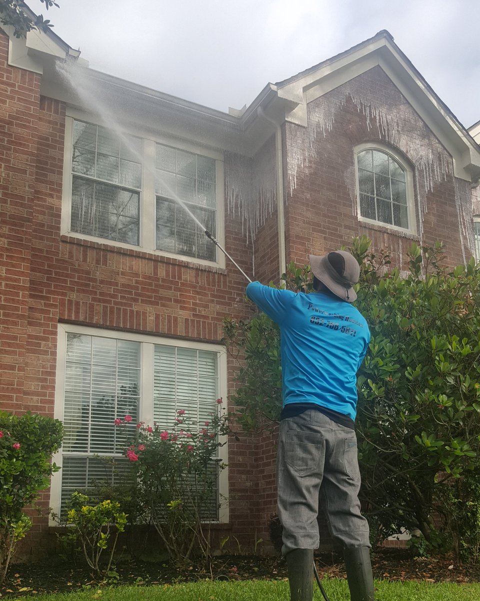 PowerWashingH's tweet image. We clean all the way right!  Tailored solutions to handle deep down cleaning of all surfaces. #htx #springclean #houston