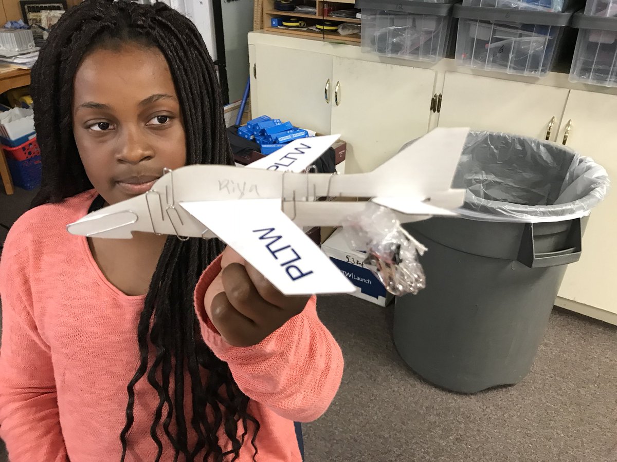 KPESstars's tweet image. Third graders in Mrs. Davis’s class explored ideas on how to deliver cargo using a glider, then decided on an idea using the Decision Matrix and began building models!! #pltwlaunch #scienceofflight @TempleISD @texaspltw @PLTWorg @maribet38058796
