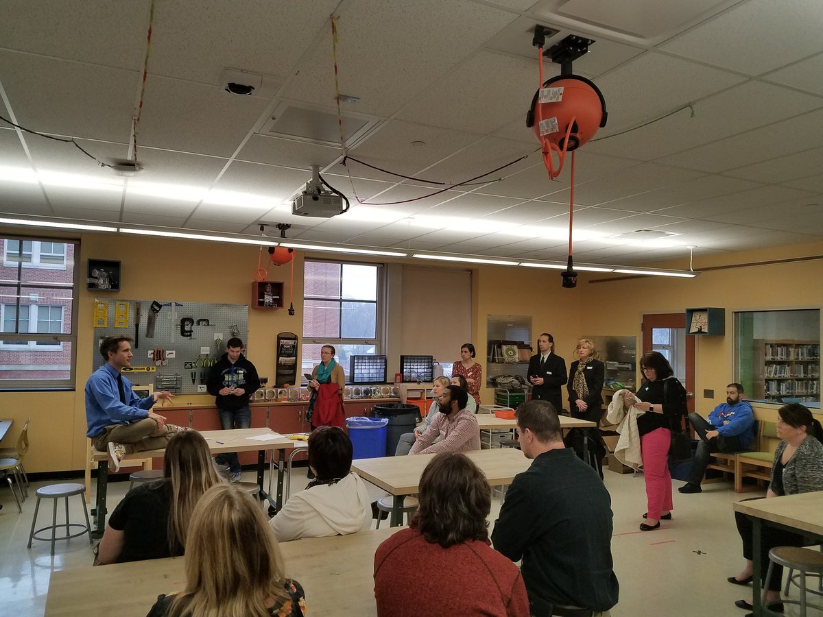 Veightso's tweet photo. So many ideas!! I cannot contain myself! #makerspace #bcilc https://t.co/dwAZtcnfP6