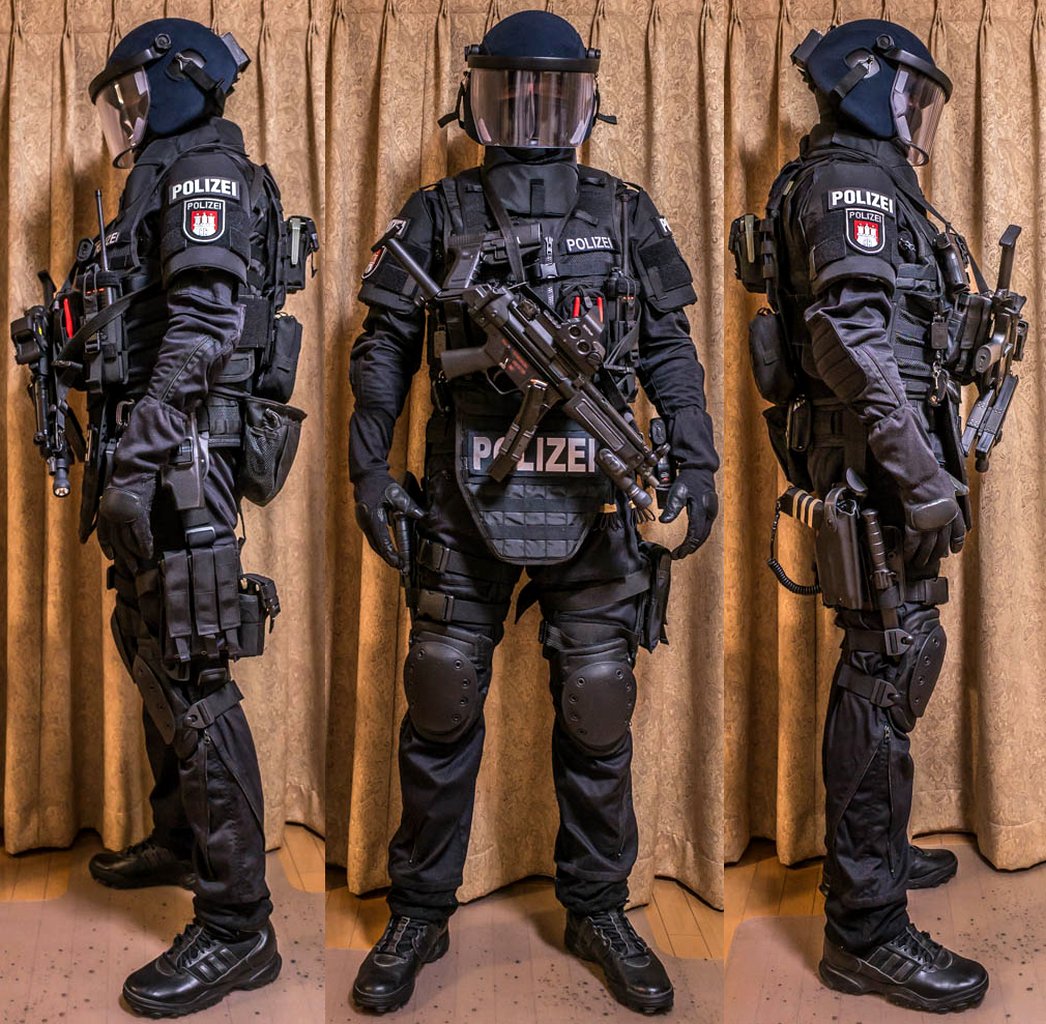 ハンブルク警察MEKとバイエルン州警察SEKの両ドイツ地方警察のコスプレ