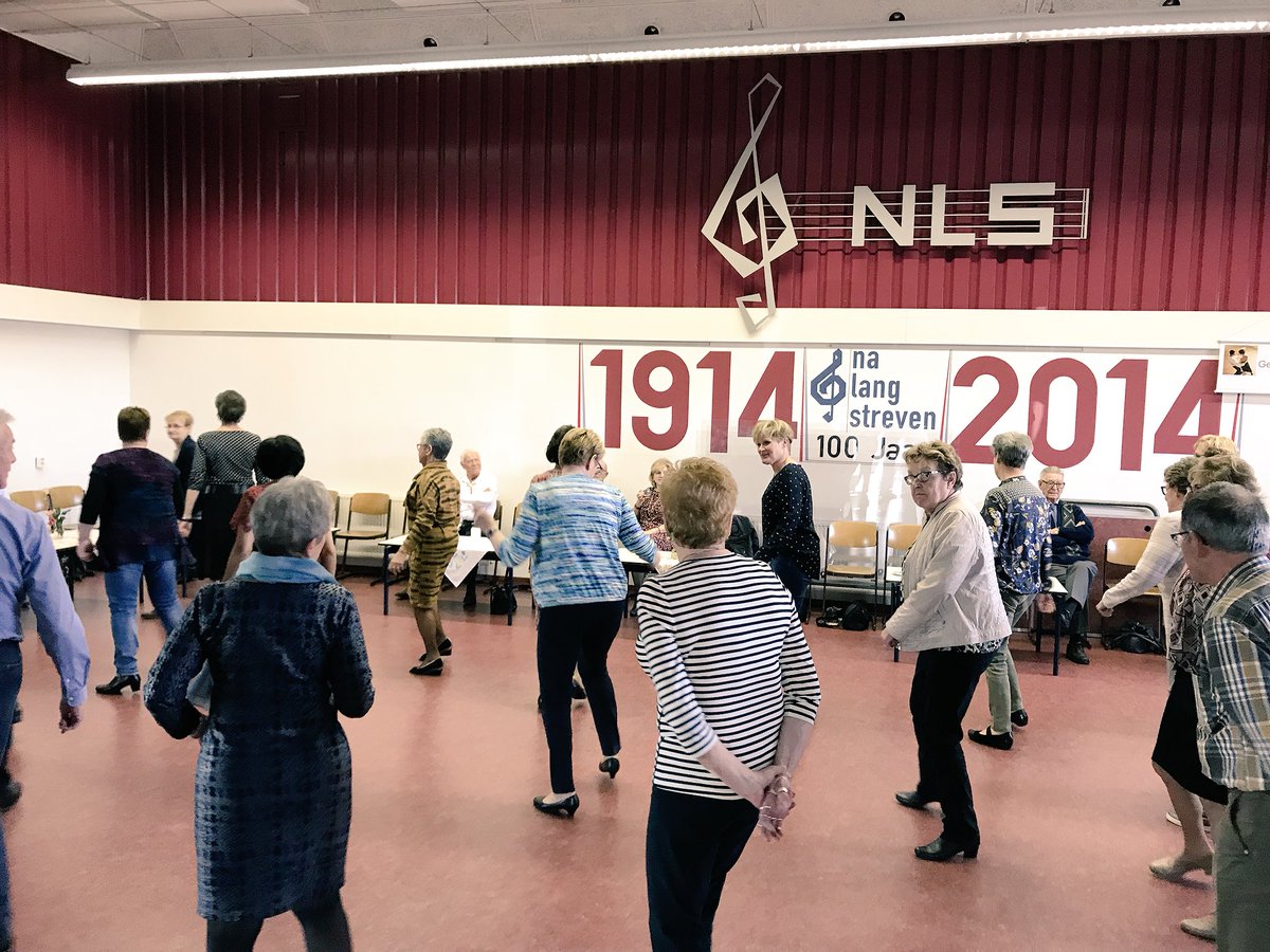 pieterpaans's tweet photo. Positief verrast door enthousiasme &amp; aantal mensen bij gezellig dansen #Klaaswaal Het is breder dan dansen alleen #sociaal #samenleving @vrwelzijn https://t.co/AN87GV08sY