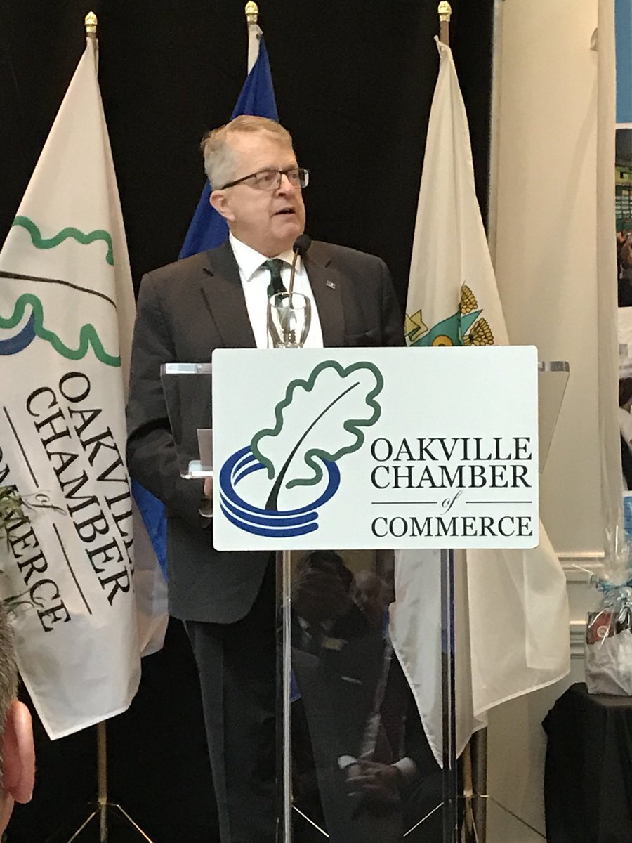 DruRedden's tweet photo. .@OakvilleMayor Rob Burton highlights new business that have chose to locate here in Oakville at the #TownEconomicUpdate hosted by the @OakvilleChamber https://t.co/bipvPYRVwd