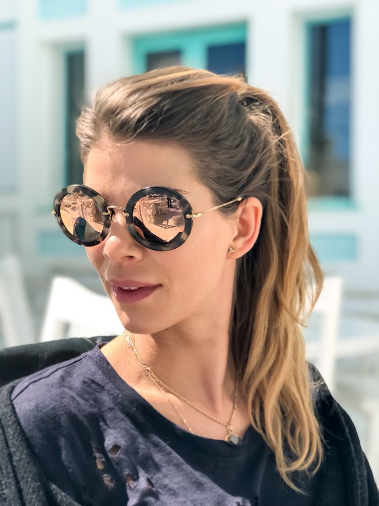 HotelEsVive's tweet photo. The fabulous #designer Anna Kiss pictured at #lunch at #HotelMiMIbizaEsVive this #Easter ππ₯ π #bohodesigns #headpiece #chic #festivalchic #DECO #poolside #sun #glamorous #guestphoto #portrait #dining #sunglasses https://t.co/uoVSoy8pId