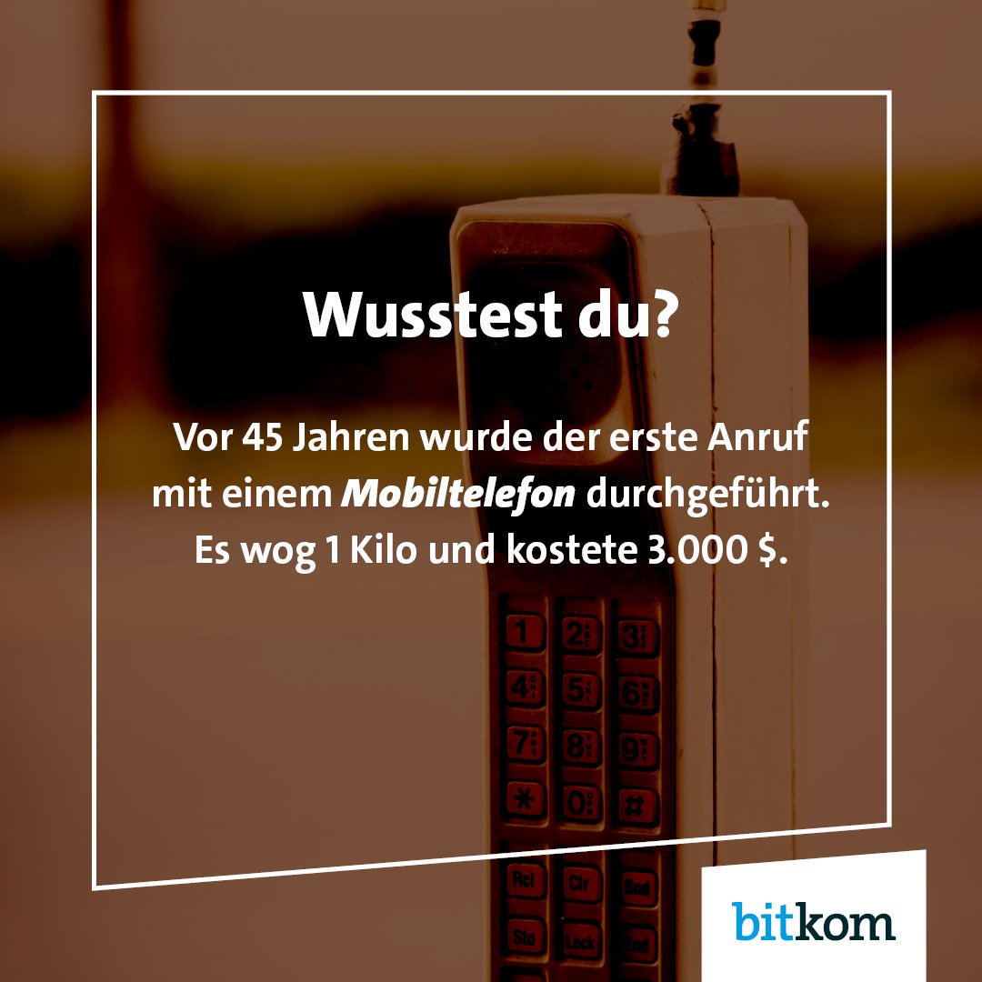 Bitkom's tweet photo. Happy Birthday #Mobilfunk - Heute vor 45 Jahren wurde der erste Anruf mit einem Mobiltelefon durchgeführt. Der Anruf wurde über eine erste Mobilfunk-Zelle von der New Yorker Sixth Avenue ins Festnetz geleitet. https://t.co/QOK0rDIt0U