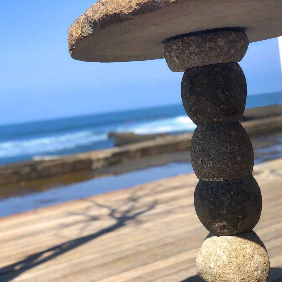 talaalamuddin's tweet photo. Finding the perfect balance ✌🏼☮️ #TuesdayTopper #TOTALLYtabled #rockon  #TOTALLYtropical #TALAsnaps #seasidestructure #TALAtravels #Bali #Canggu #TOTALLYcentered #TALA #TotallyTALA #getinspired #riseROCKrepeat https://t.co/gvgoFEWqtu