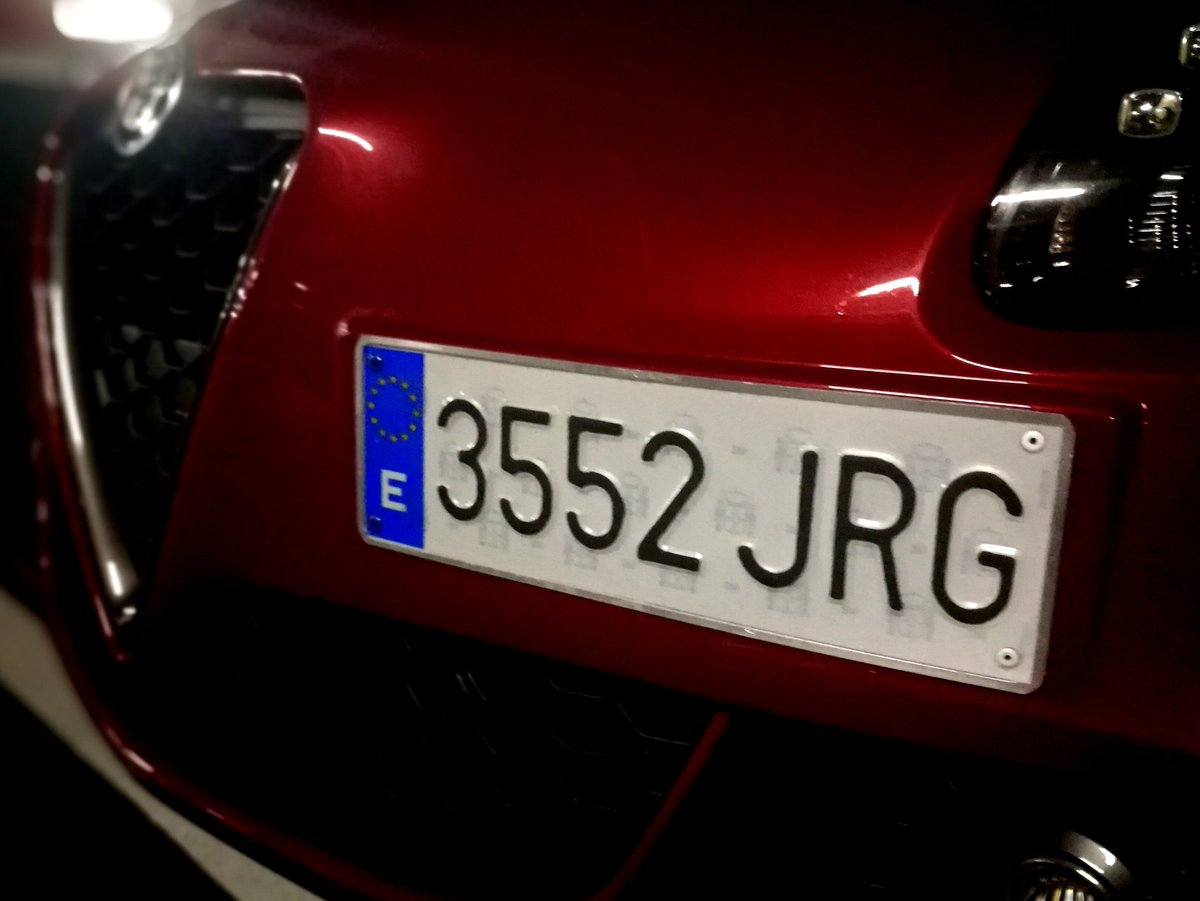 CARandGAS's tweet photo. Esta semana haremos análisis del @AlfaRomeo_es #Giuletta #Veloce de #240cv y como le sientan sus primeros 20.000km. @Jorge_MendezR se ha apoderado de la matrícula, así que, se está mimetizando con él. Mientras, echad un vistazo a la prueba del #Giulia 👉 https://t.co/uWsQ4KiW4w https://t.co/6ihla3RcBV