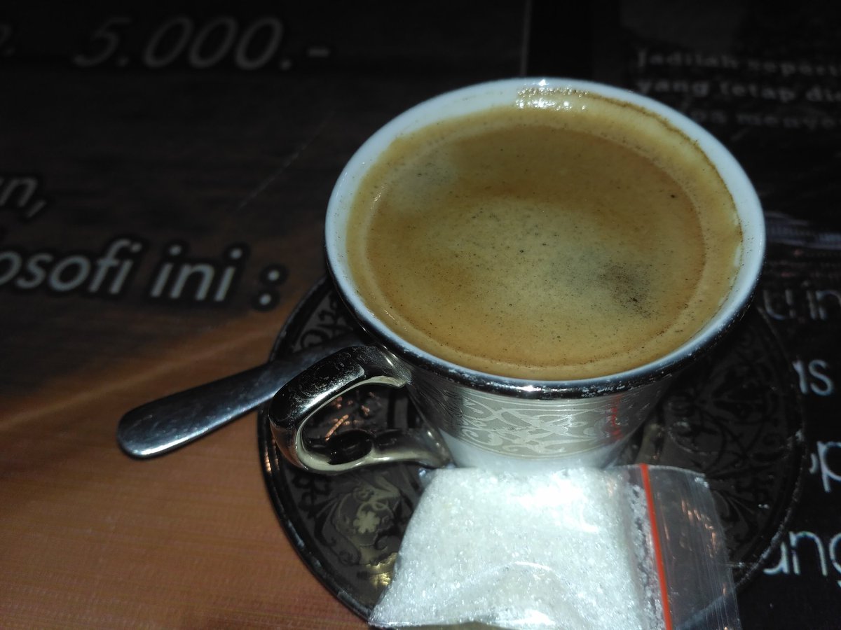 Segelas Espresso, Di pekatnya Malam Kota Atambua, 
#kopi_lakmaras
#kopi_lokal
#atambua