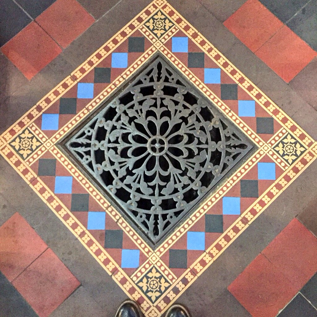 Patternistas's tweet image. Cheering up Tuesday with a look back at last week’s trip to Shrewsbury town. Perfect place for #patternhunters We particularly loved the home of @Curious_Agency and the illuminated lady in the window