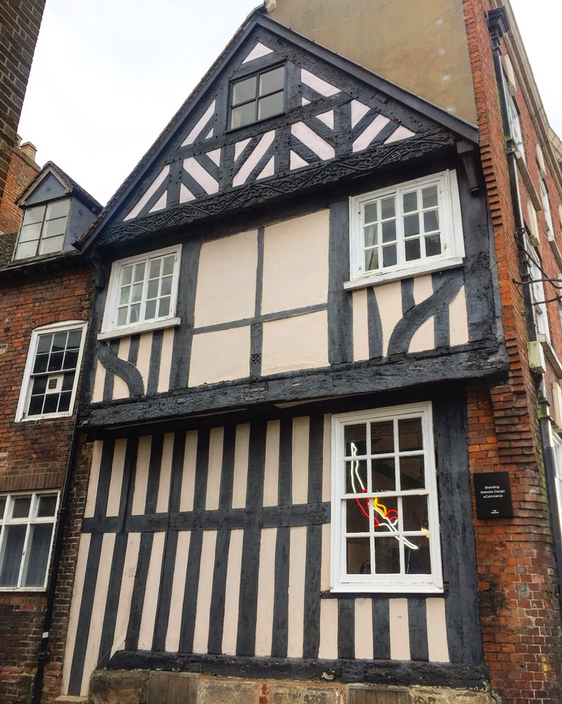 Patternistas's tweet image. Cheering up Tuesday with a look back at last week’s trip to Shrewsbury town. Perfect place for #patternhunters We particularly loved the home of @Curious_Agency and the illuminated lady in the window