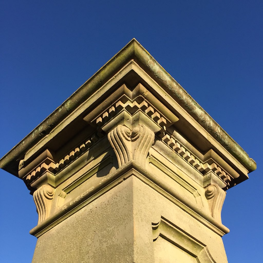 Patternistas's tweet image. Cheering up Tuesday with a look back at last week’s trip to Shrewsbury town. Perfect place for #patternhunters We particularly loved the home of @Curious_Agency and the illuminated lady in the window