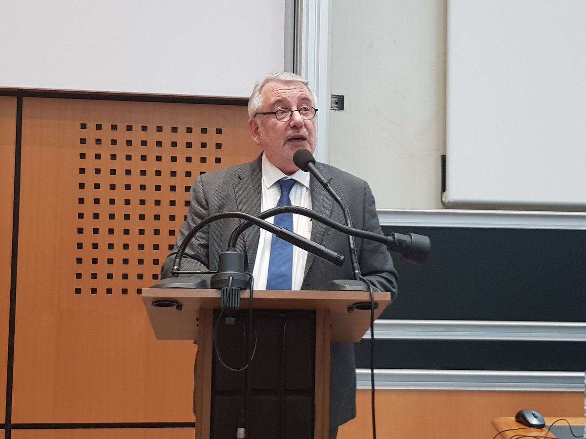 Academie_Paris's tweet photo. Daniel Filâtre, recteur @acversailles : "Permettre au jeune de raccrocher, c'est le considérer, lui offrir un parcours cousu main exigeant et sécurisé par les adultes : c'est cela, l'action publique."
#AssisesDecrochageIDF https://t.co/XCYJmJe1ZL