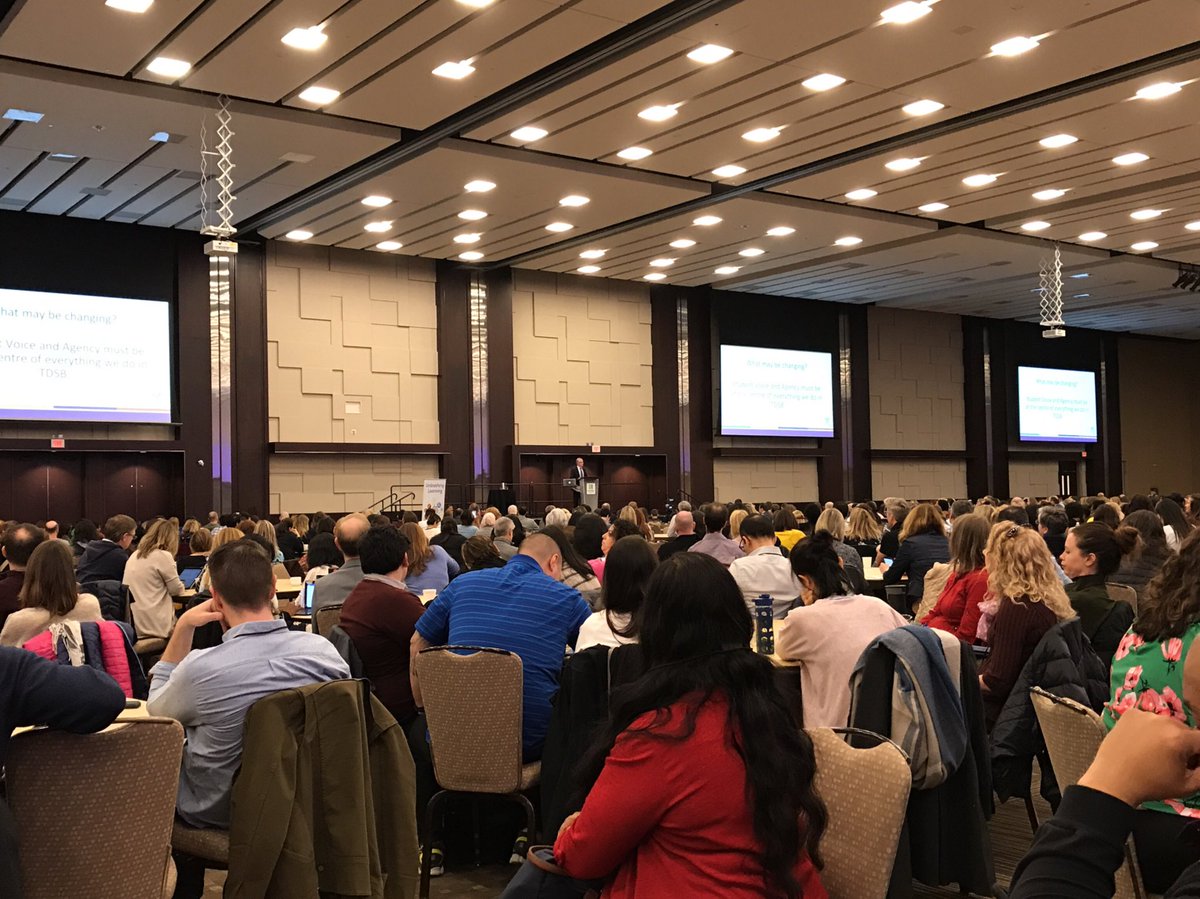 MacklinPS_TDSB's tweet photo. #macklinmagic staff at #unleashinglearning2018 https://t.co/llm2QEZAwm