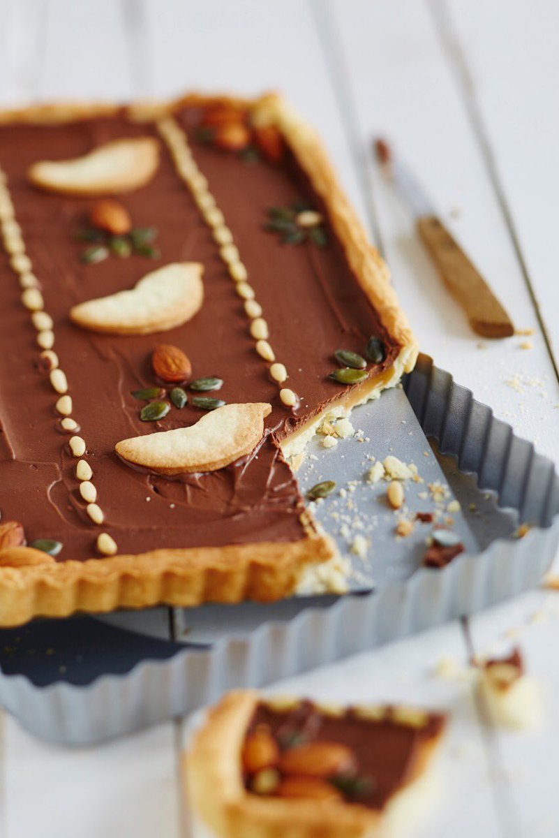 SuisTarte's tweet photo. Une petite part de tarte Carachoco ?!! C’est par là mon petit lapin (de Pâques) https://t.co/b4GpzEPZG3 #zerowaste #antigaspi #cuisine #recette #foodwaste #foodblogger #miam https://t.co/VMyFdkYHHG