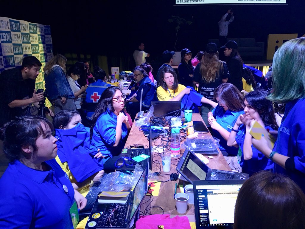 PieraCurotto's tweet photo. #TalentFestScl partiendo con el desafío @IBMdeChile @CruzRojaChilena con las #mujeres de @Laboratoriala para mejorar su operación y respuesta en emergencia #resilience @citizenIBM #citzenibmLA @IBMVolunteers #SkillsBuilds https://t.co/QS6me1ynNI