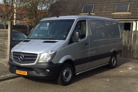 WA_HIA2's tweet photo. #GESTOLEN een Mercedes Sprinter met kenteken V-911-DV. Stond geparkeerd #Narcissenstraat #CapelleaandenIJssel Gestolen tussen 2 april 17:00 uur en 3 april 06:00 uur! #PleaseRT
#zoeken #weg #uitkijken #afblijven https://t.co/PiV53zvtUq