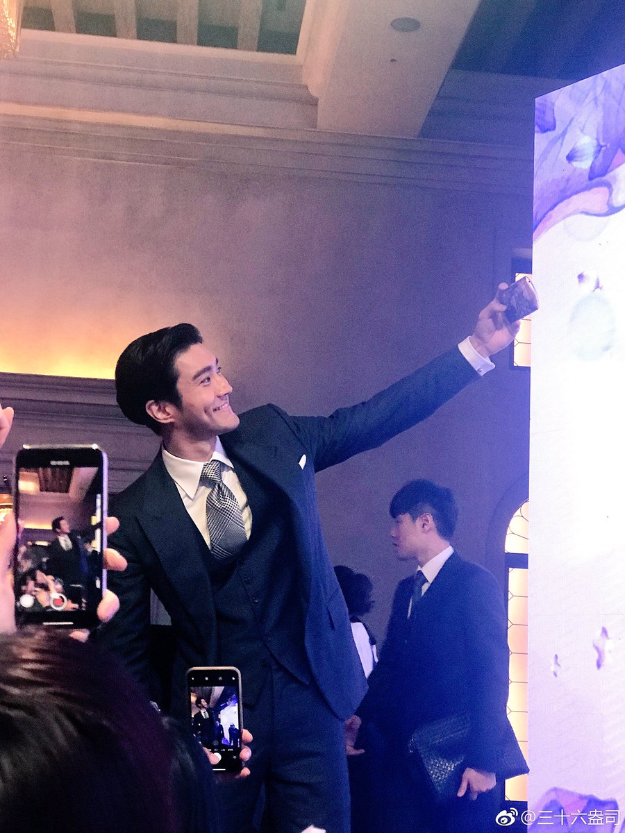 13_forelf's tweet photo. 180403 #abybom Event #Siwon https://t.co/L7n1lMU1Ia
