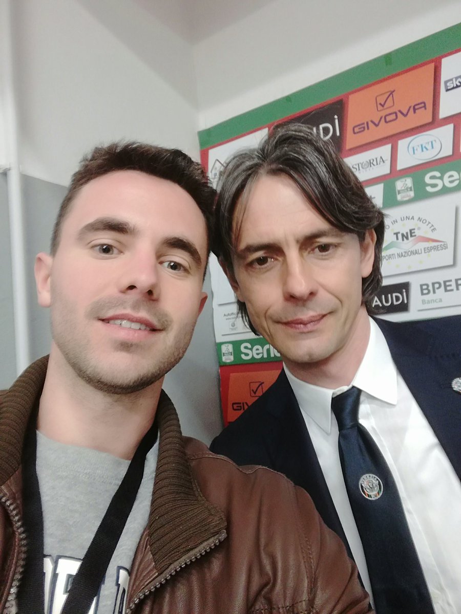 SimoGiovanelli's tweet photo. E  #Barone può ancora aspettare.. 😁
#Super #Pippo #Inzaghi https://t.co/wDTQTtQw3m