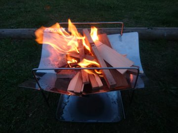 焚火台の人気自作例やおすすめの簡単手作り方法を紹介！メッシュや鉄板 