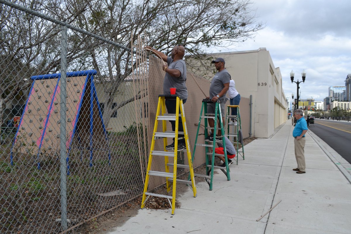 HomelessCfl's tweet photo. These lovely volunteers from @SYFN worked hard yesterday to help beautify our campus, sort donations and spend time with the kids in our Daycare/VPK. We're so grateful for their dedication and service! WE NEED MORE DONATIONS*** https://t.co/IzqT00bHVO