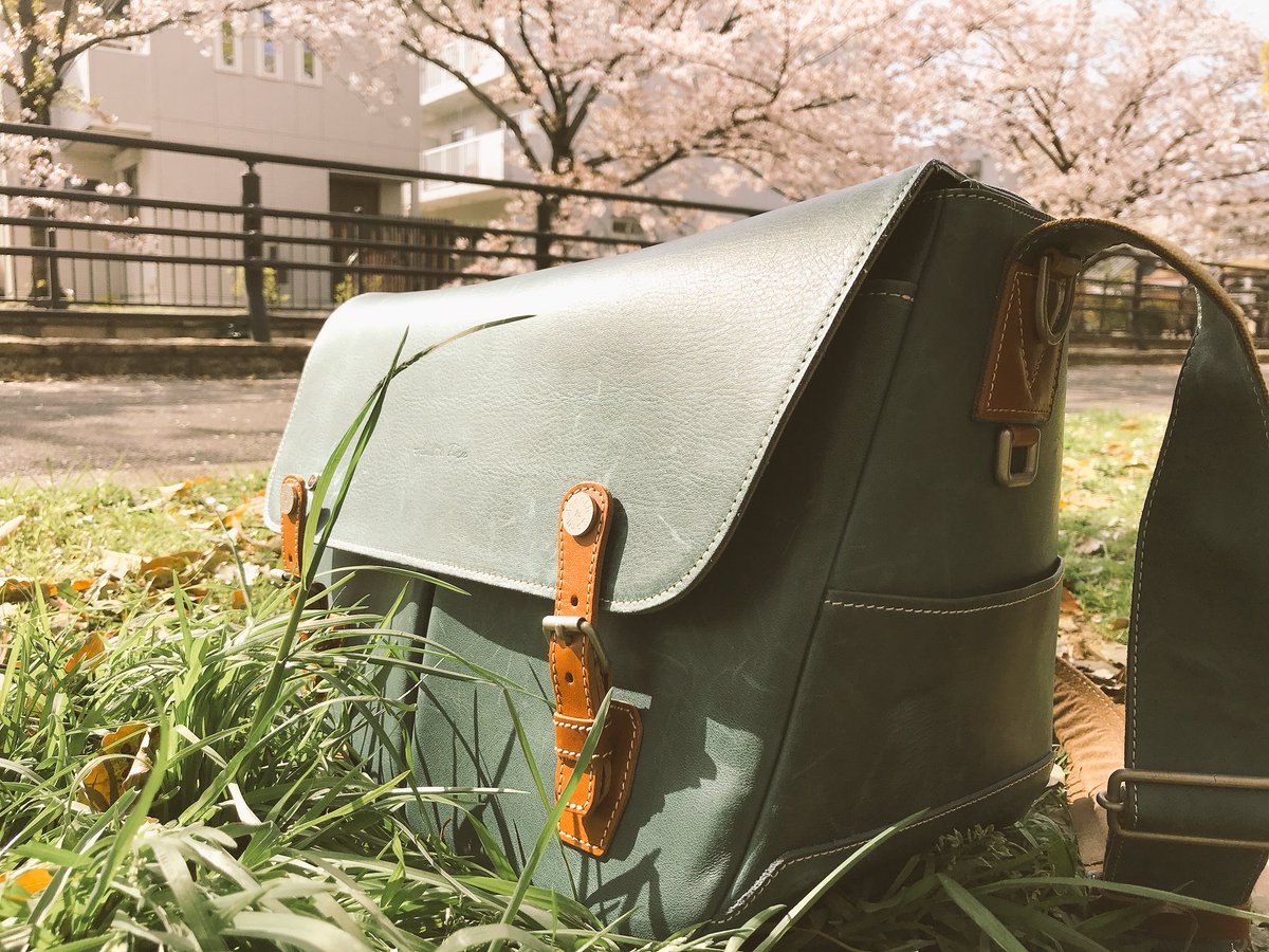naolin_beta's tweet photo. うちのボノさんは
春もいけめん🤔🌸
#アクリュ
#acru
#ボノ
#卉奏
#kisou
#キソウ
#カメラ
#革 https://t.co/u4rxIf0nL6