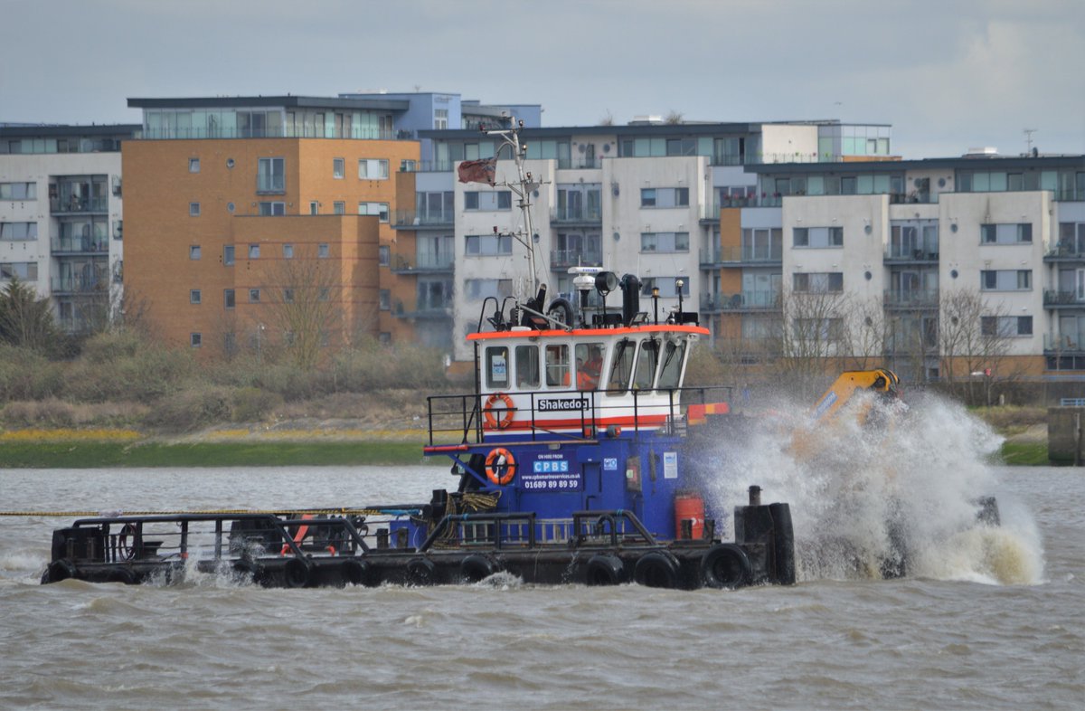 AJBC_1's tweet photo. .@CPBSMarine SHAKEDOG & SEADOG double teaming the move of @WillShipping WILCARRY 1711 barge with a #WELDEX @Liebherr #crane up the #Thames to #London on a stormy afternoon #marineengineering #dlr_blog https://t.co/kfGjF1jCC5