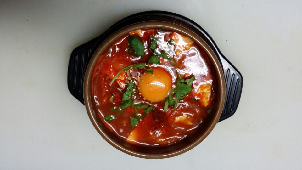 p0417q's tweet photo. 私がお手伝いしてるお店で
尼崎にある韓国料理屋さん
めっちゃ美味しいしオススメやから
行ってください！！！
塩元帥の近くで駐車場もあります。
#イサン #チーズダッカルビ #尼崎 
#武庫之荘 #伊丹 #韓国料理 https://t.co/6M3MM5cmhJ